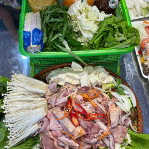 Lẩu gà lá é